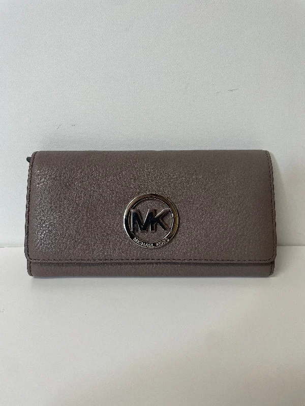 Wallet Designer By Michael Kors  Size: Large