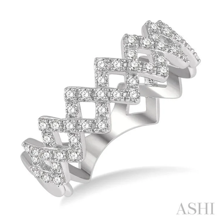 3/8 Ctw Interlocked Zig Zag Round Cut Diamond Ring in 14K White Gold