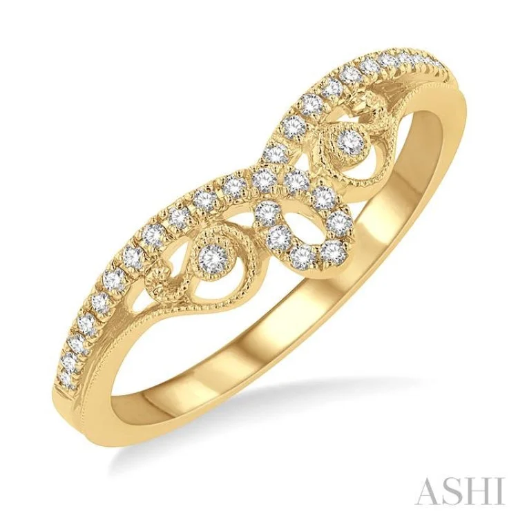 1/6 ctw Chevron Loop Lattice Round Cut Diamond Wedding Band in 14K Yellow Gold