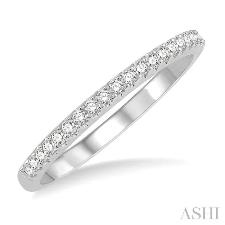 1/5 ctw Round Cut Diamond Wedding Band in 14K White Gold