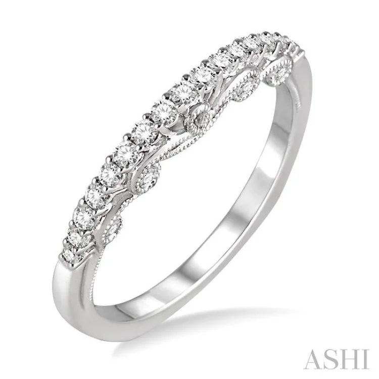 1/4 Ctw Round Cut Diamond Wedding Band in 14K White Gold