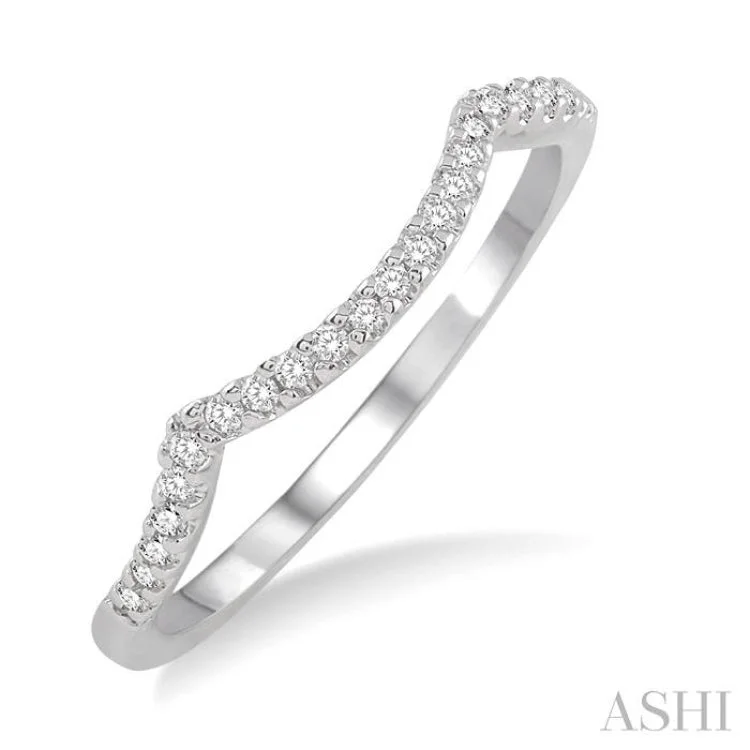 1/6 Ctw Round Cut Diamond Wedding Band in 14K White Gold