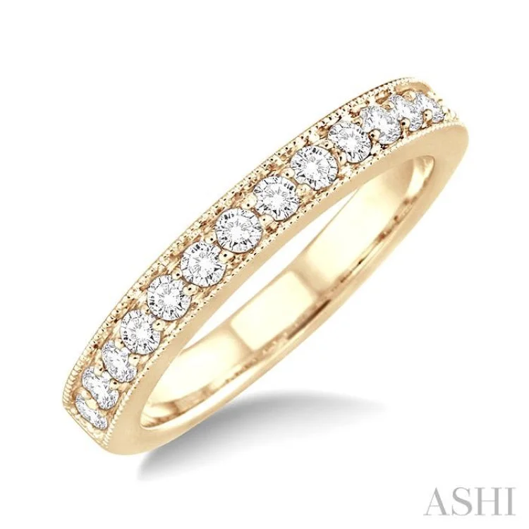 1/4 Ctw Round Cut Diamond Wedding Band in 14K Yellow Gold