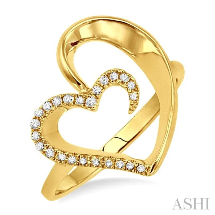 1/10 Ctw Round Cut Diamond Heart Shape Ring in 10K Yellow Gold