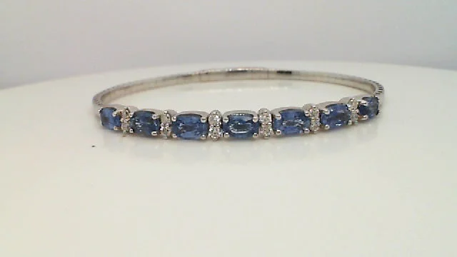 14Kt. White Gold 4.22ctgw Natural Round Diamond And Ceylon Oval Sapphire Flex Bangle Bracelet